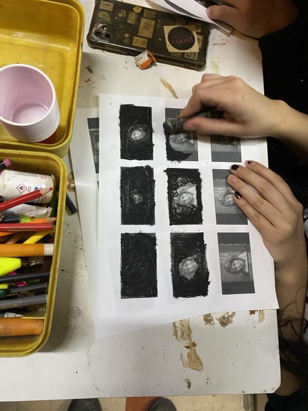 Fotogramas impresos intervenidos a mano